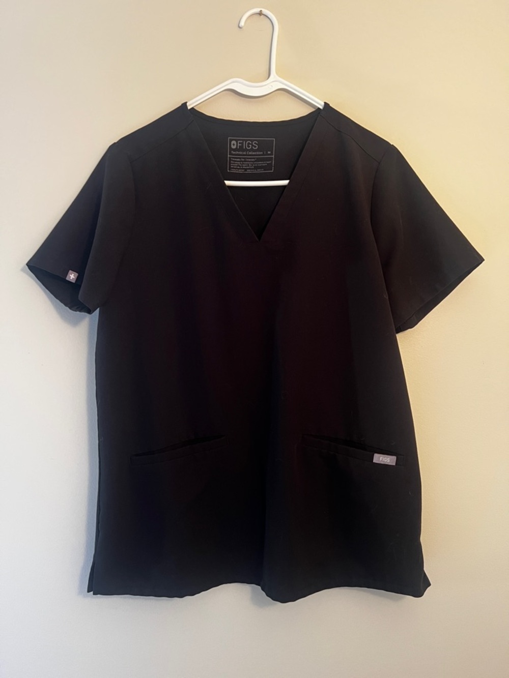 FIGS Women’s Black Scrub Set